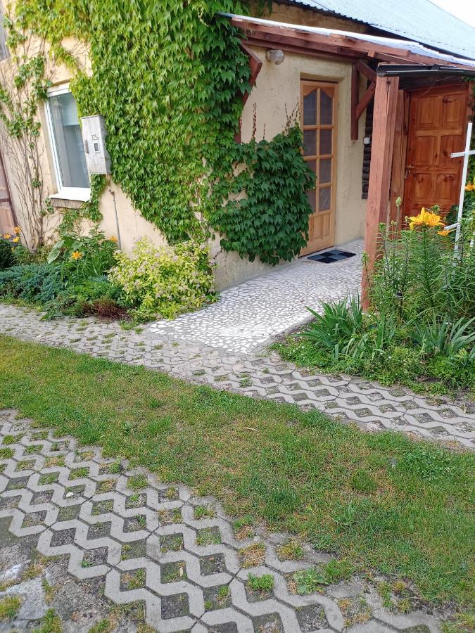 Agroturystyka "Pod Bluszczem" Krasnobród Exterior foto